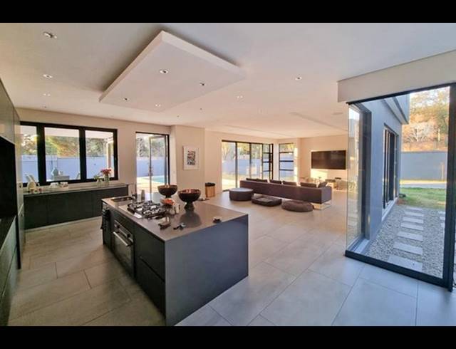 5 BEDROOM HOUSE FOR SALE IN HURLINGHAM